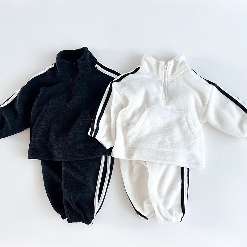 Two piece set of contrasting top and pants