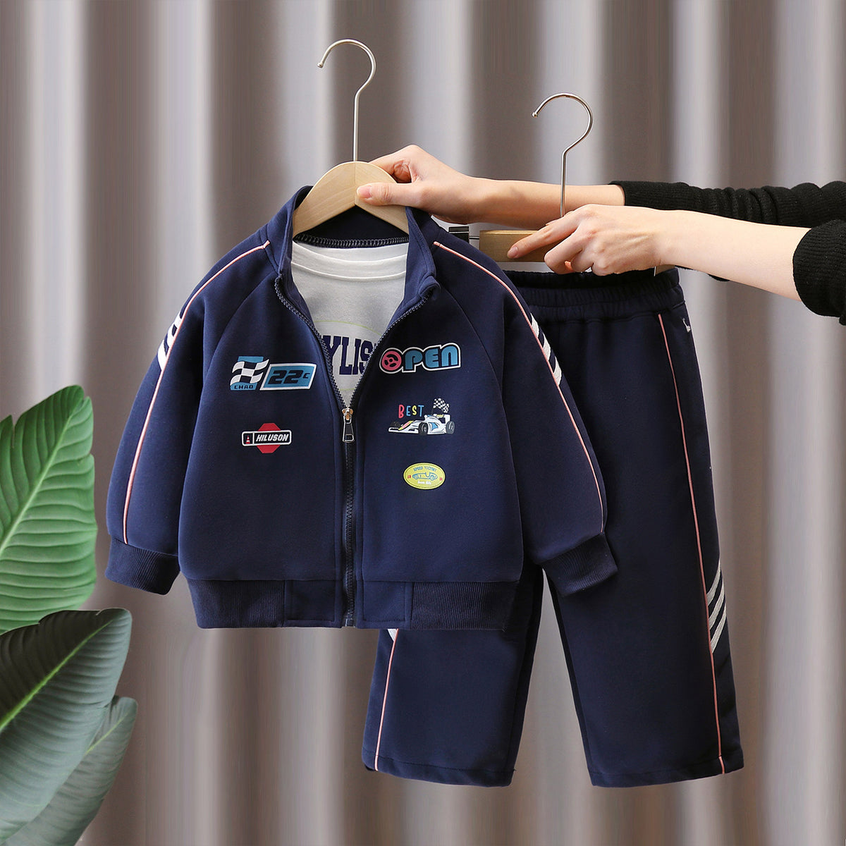 Trendy Cool Boys' Sporty Casual Two-Piece Tracksuit Set