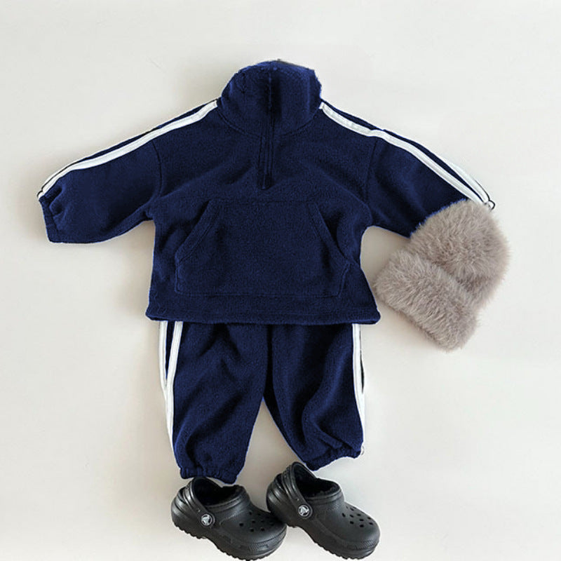 Two piece set of contrasting top and pants