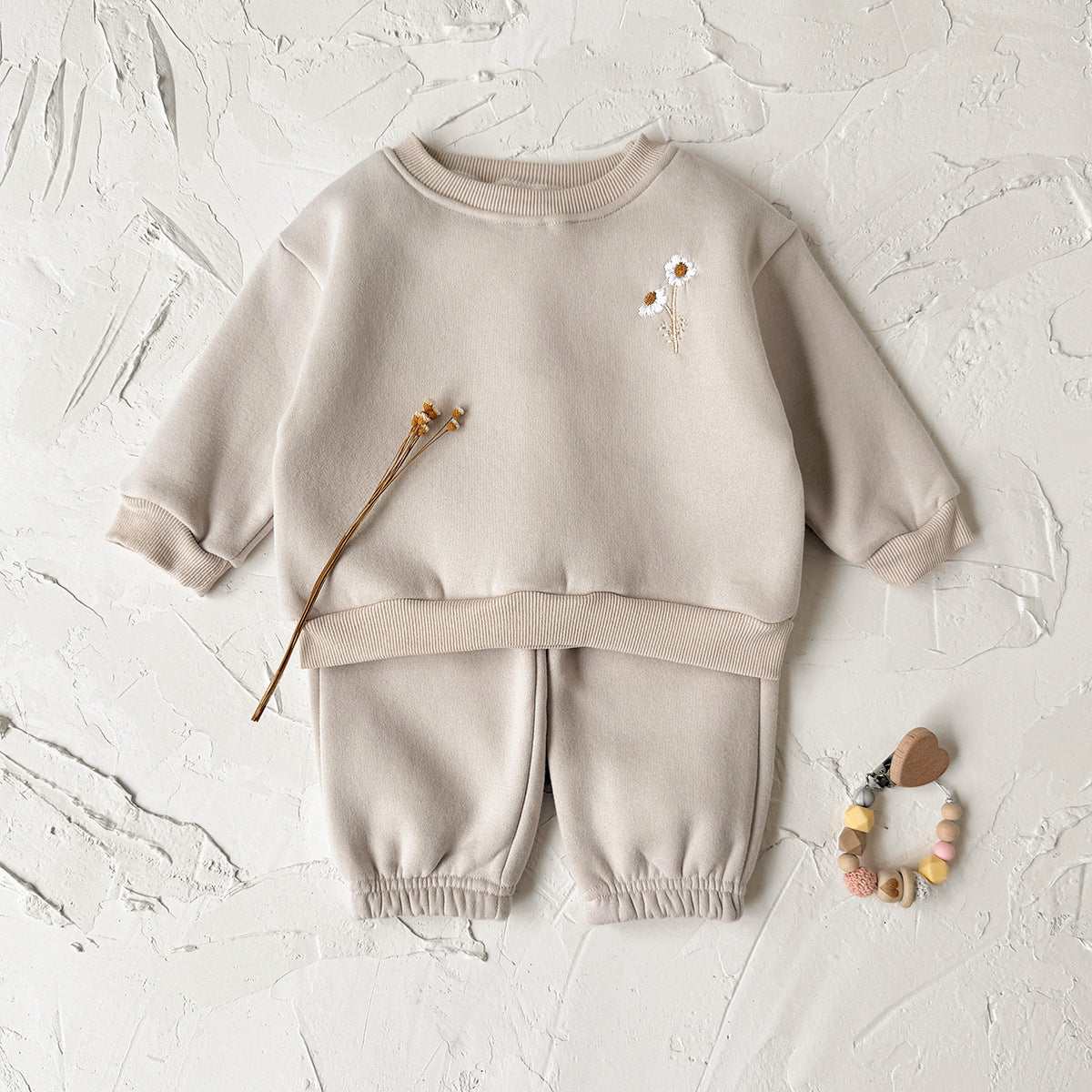 Sweatshirt casual suit with chrysanthemum embroidery two-piece set