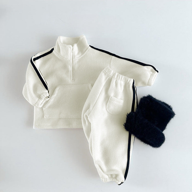 Two piece set of contrasting top and pants