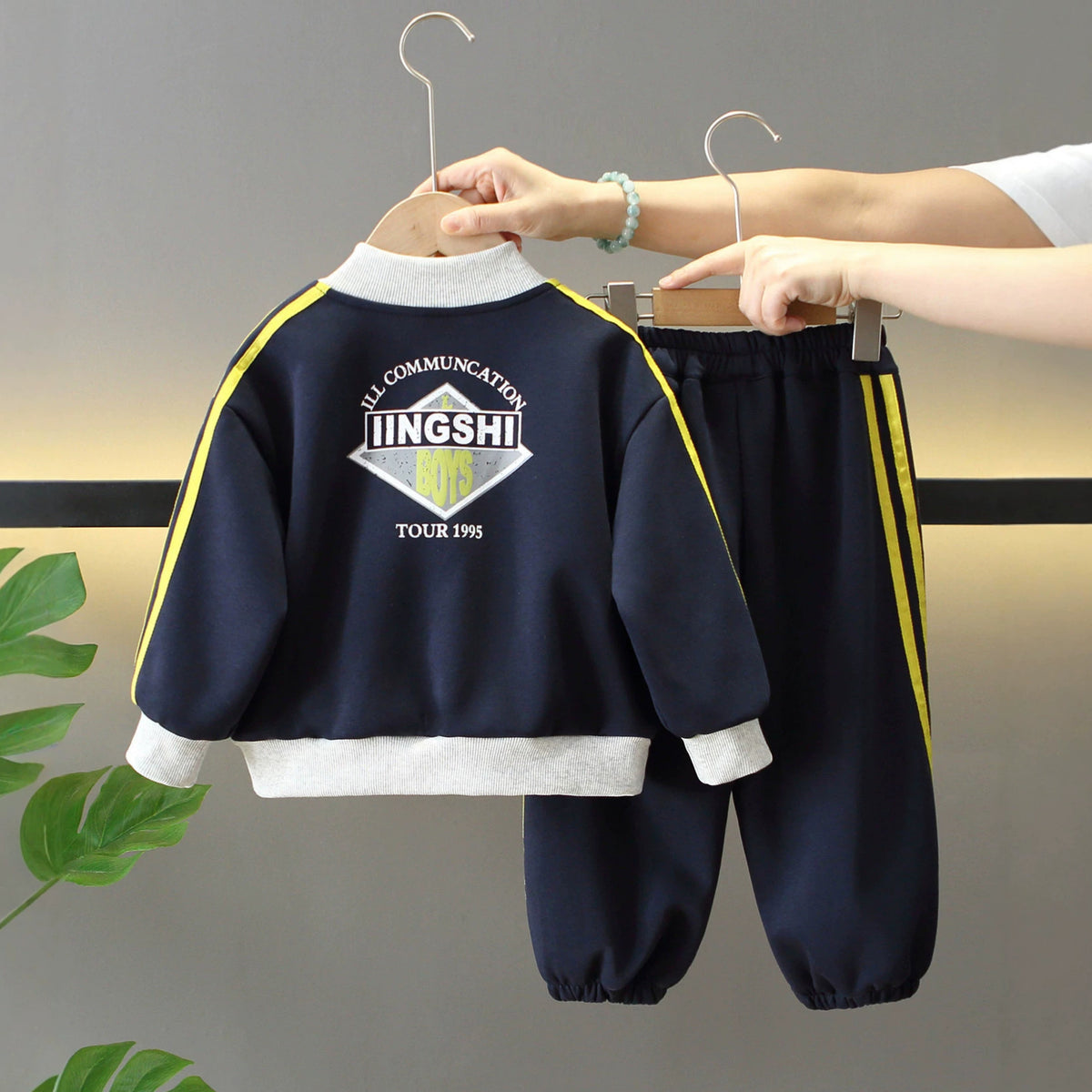 Boy Striped Trim Casual Tracksuit Set