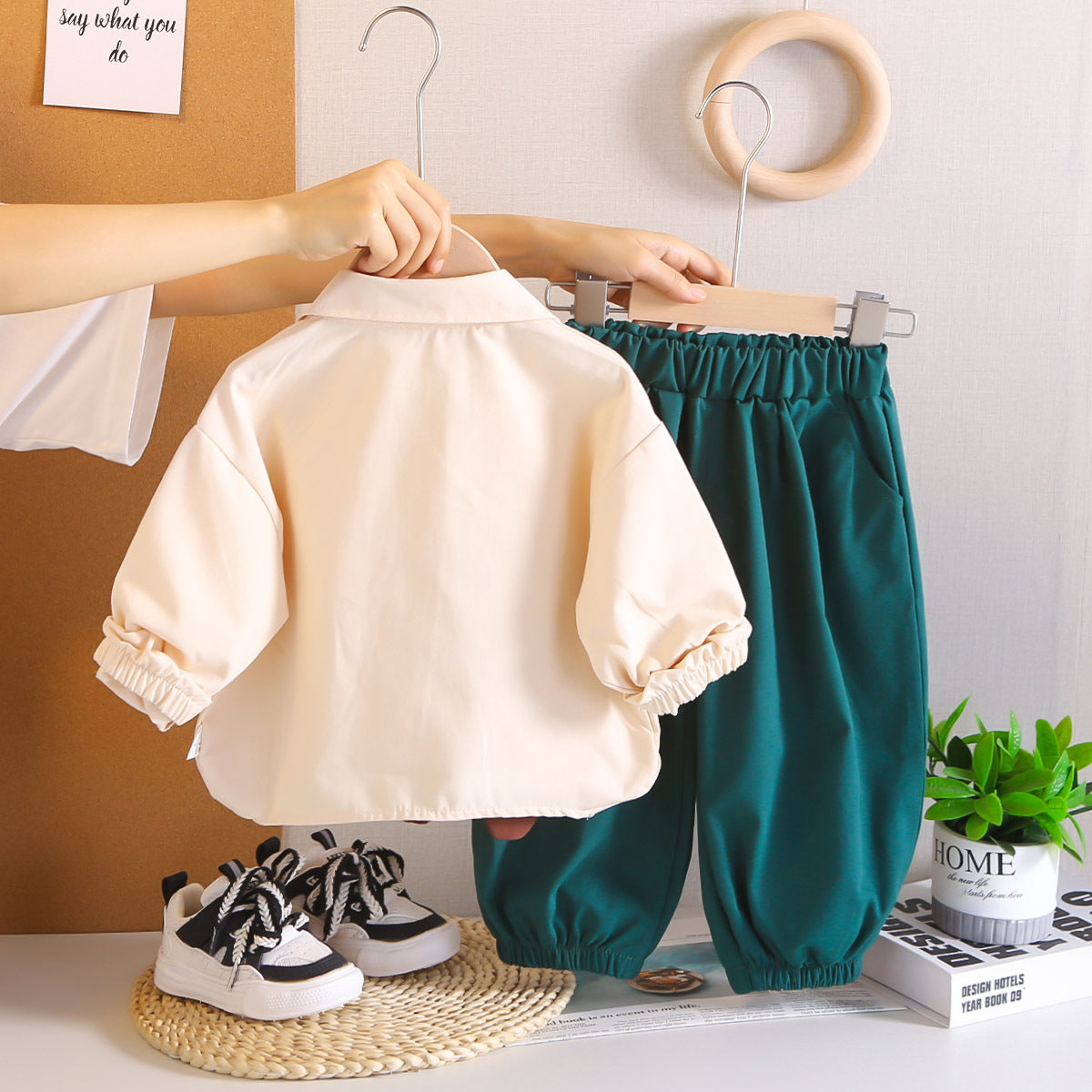 Girl Cartoon Tree Print Shirt & Pants Set